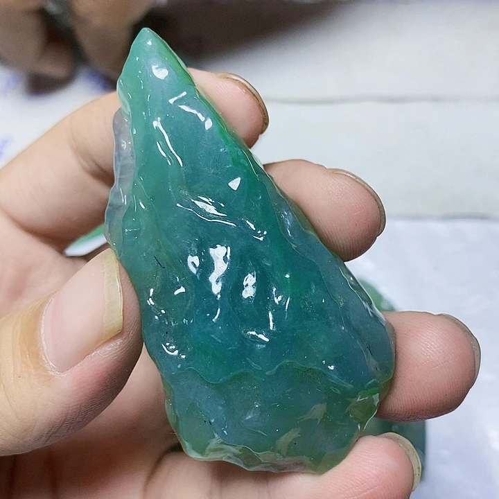 翡翠散珠天空蓝吊坠