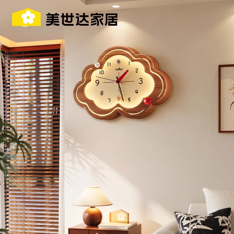 美世达实木挂钟客厅2025新款高级感云朵创意时钟中古风挂墙钟表