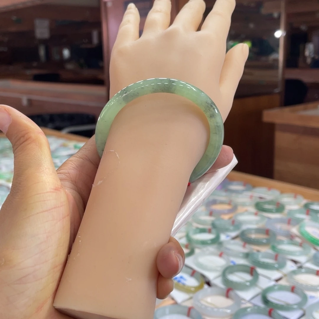 翡翠手镯未镶嵌56.4天然翡翠A货