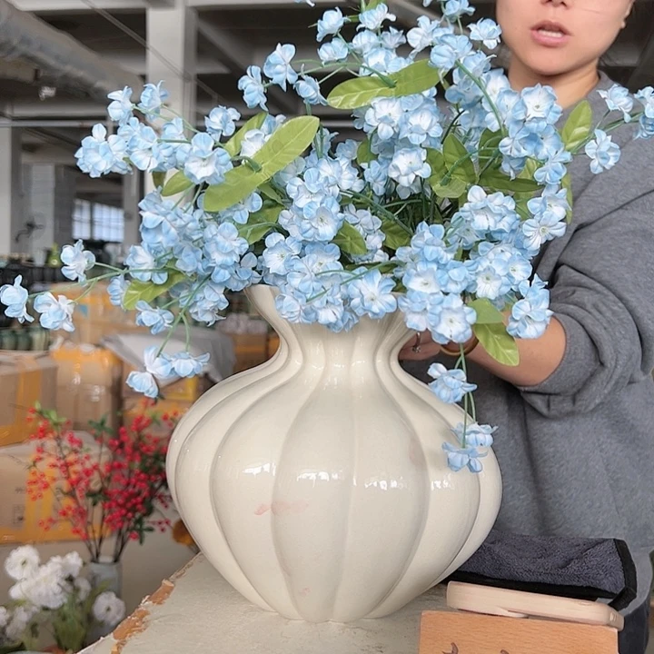 景德镇陶瓷花瓶工厂