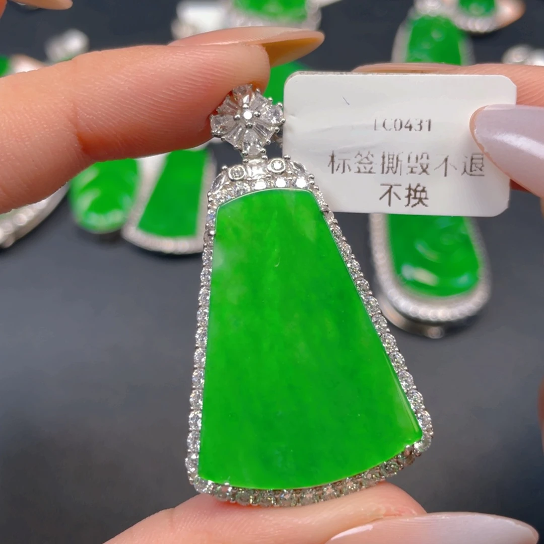 【闪购商品】颈饰银S925镶嵌翡翠翡翠