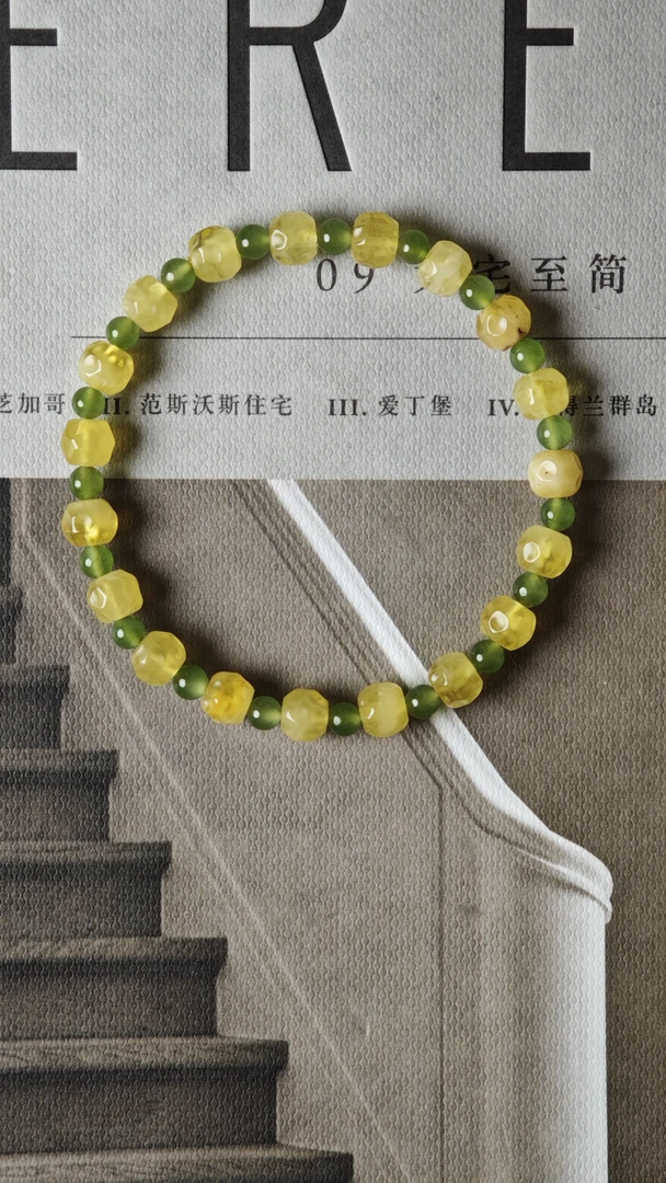 天然琥珀蜜蜡金绞白奶酪单圈手串清爽版