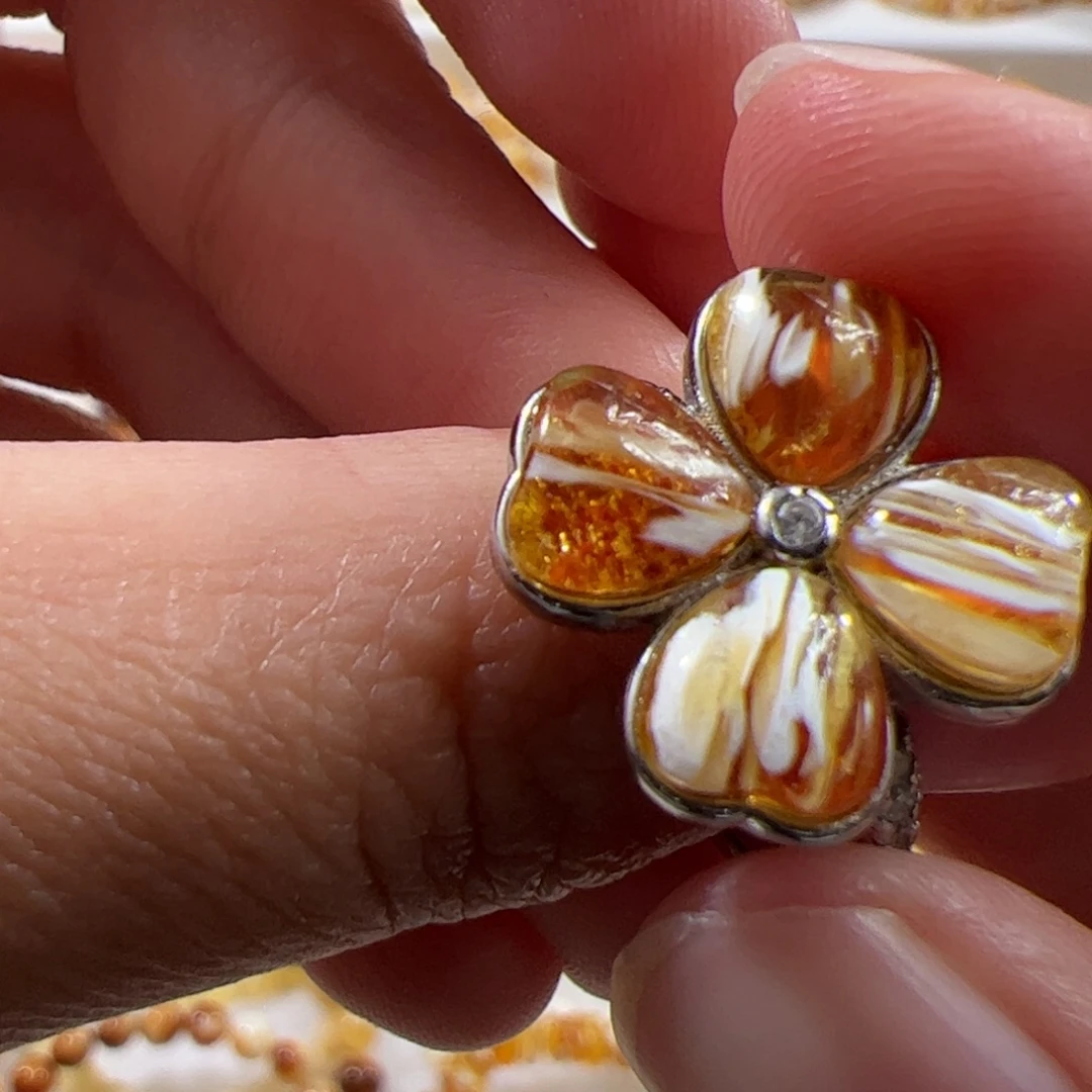 琥珀未镶嵌珠宝奇石红沁拉丝四叶草戒指