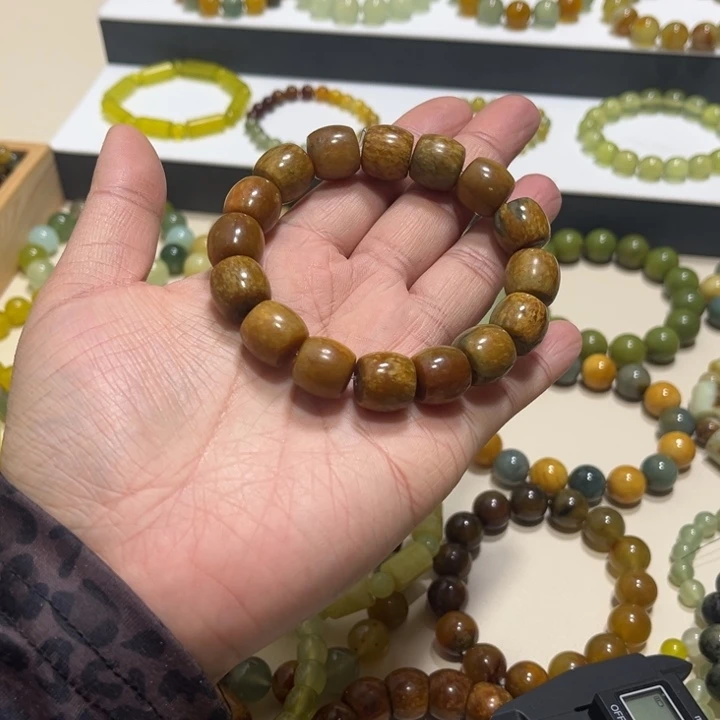 岫岩河磨玉（透闪石质玉）未镶嵌手链