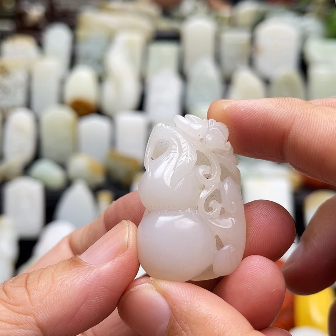 和田玉颈饰未镶嵌