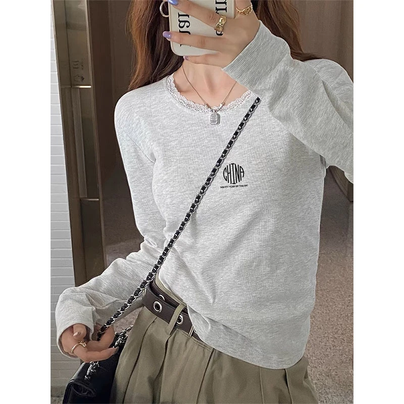 2025新款领口蕾丝拼接印花长袖t恤女小众时尚百搭洋气圆领上衣潮