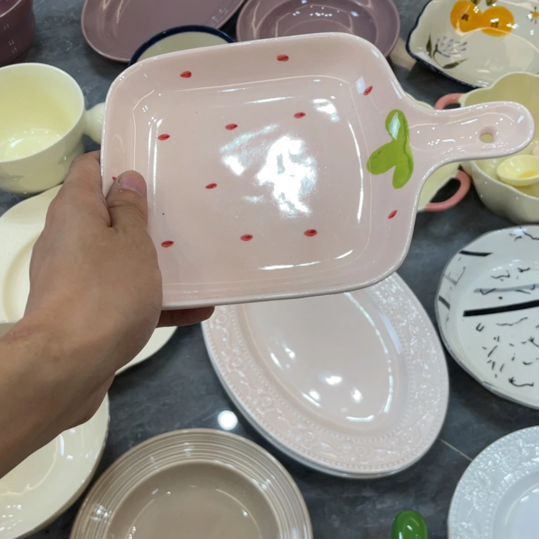 陶瓷微瑕餐具介意勿拍，满18飞！