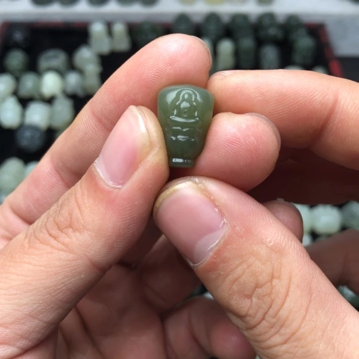 【闪购商品】和田玉颈饰未镶嵌挥*