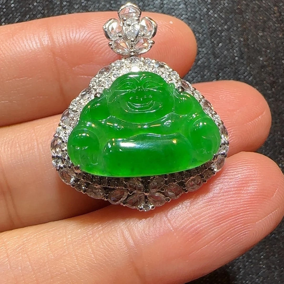 翡翠18K金镶嵌颈饰佛