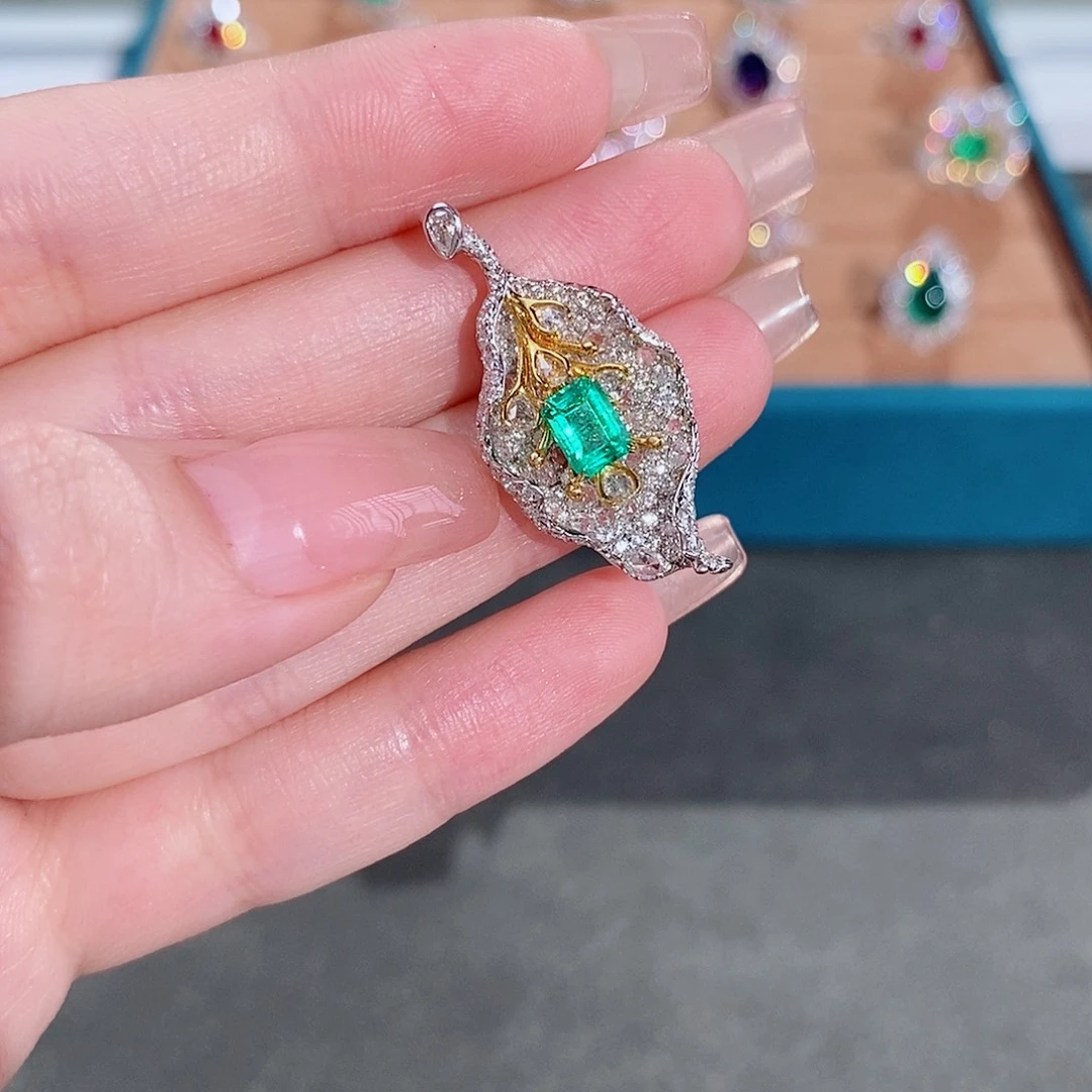 祖母绿18K金镶嵌戒指0.69ct