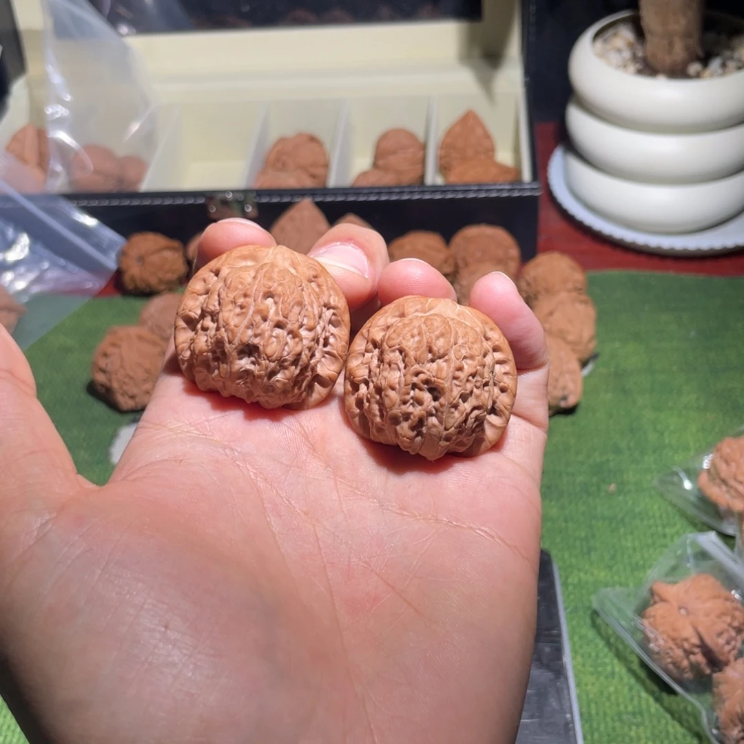 文玩核桃把件37全品血麒麟