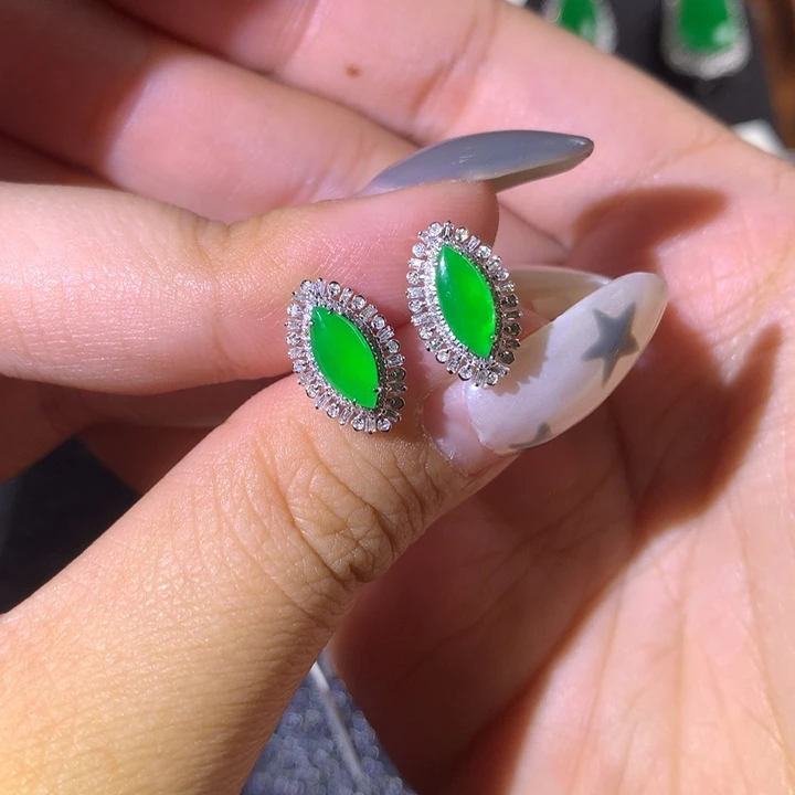 翡翠18K金镶嵌耳饰翡翠