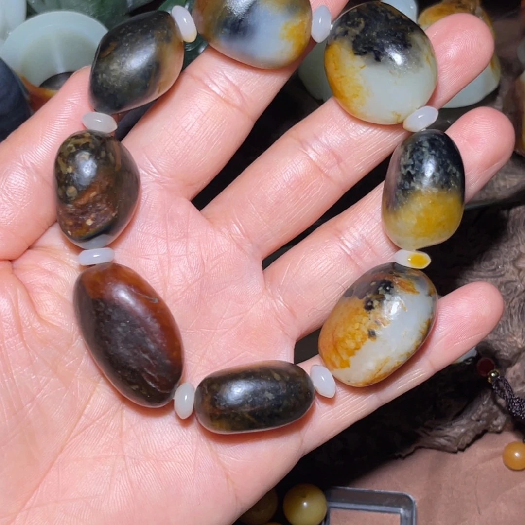 和田玉未镶嵌车挂