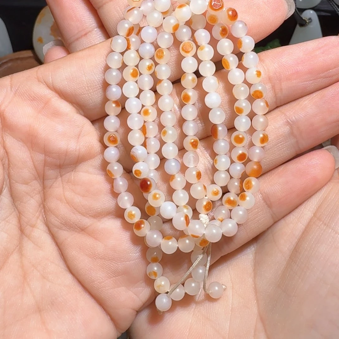 爱***倪和田玉未镶嵌颈饰