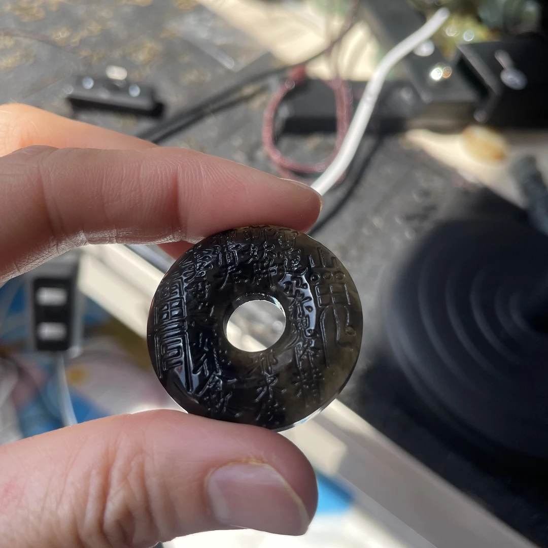 山鬼平安祥云扣雕刻精美