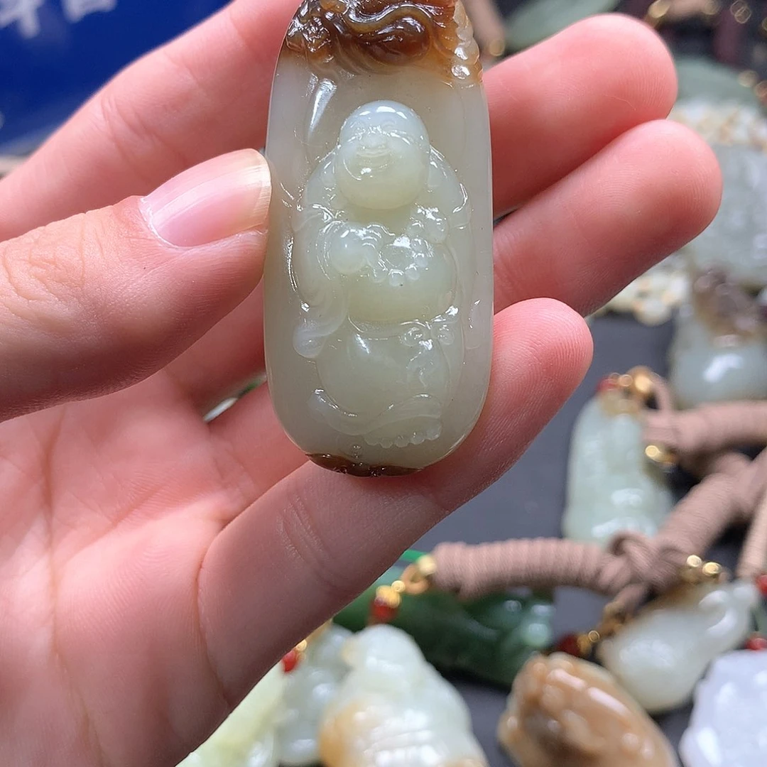 和田玉颈饰未镶嵌发**卫