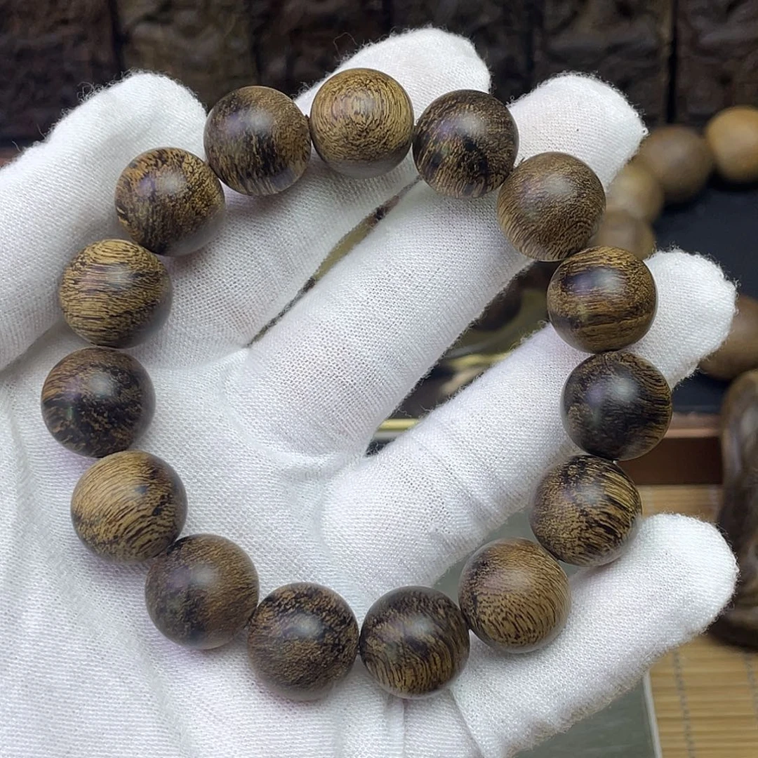 秋***韵沉香手串越南白奇…………