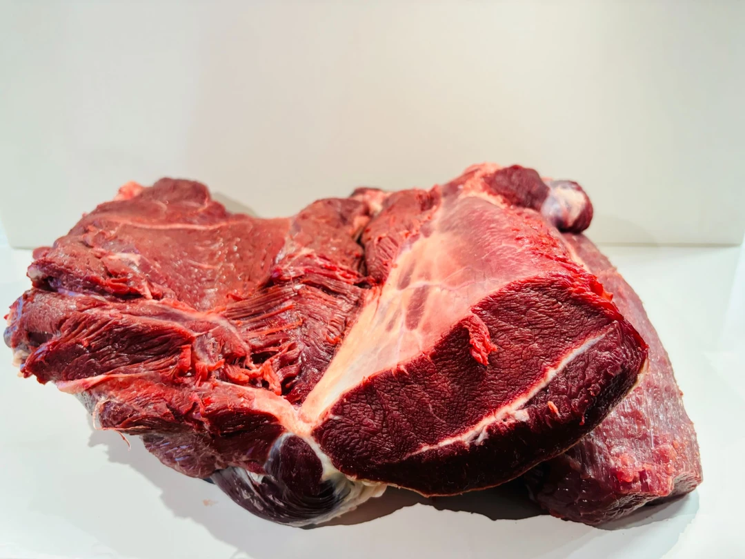 新疆本地小公牛，牛后腿肉10kg