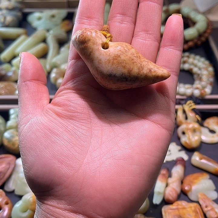 岫岩河磨玉（透闪石质玉）未镶嵌颈饰