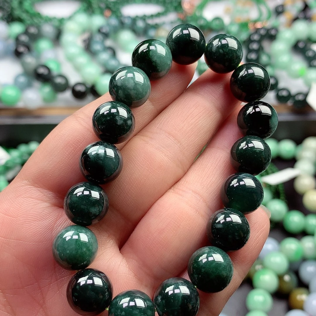 翡翠颈饰未镶嵌手串