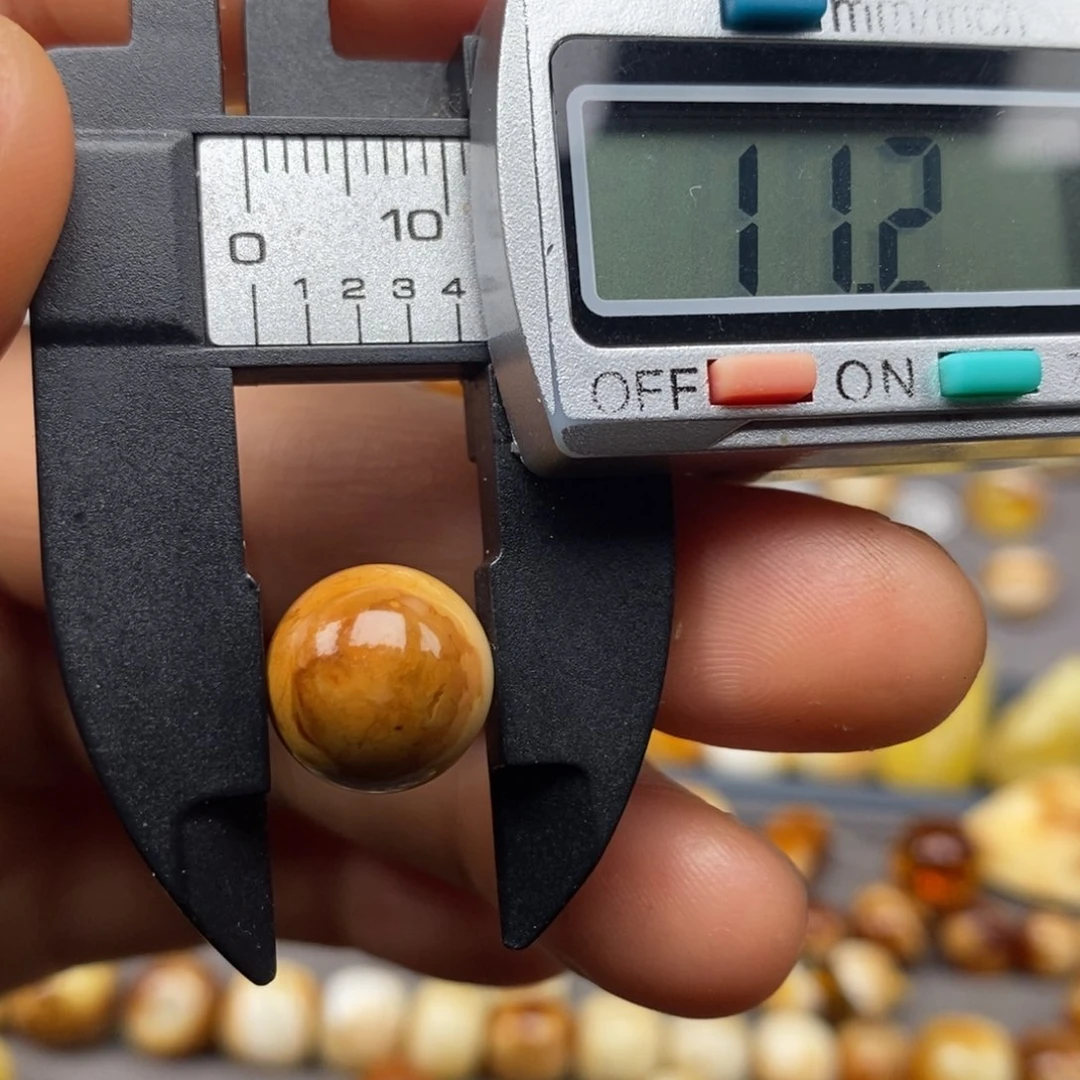 未镶嵌蜜蜡珠宝奇石