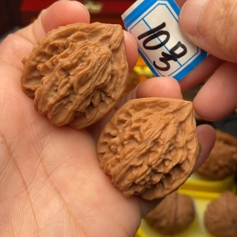 文玩核桃吊坠玉龙粗筋35