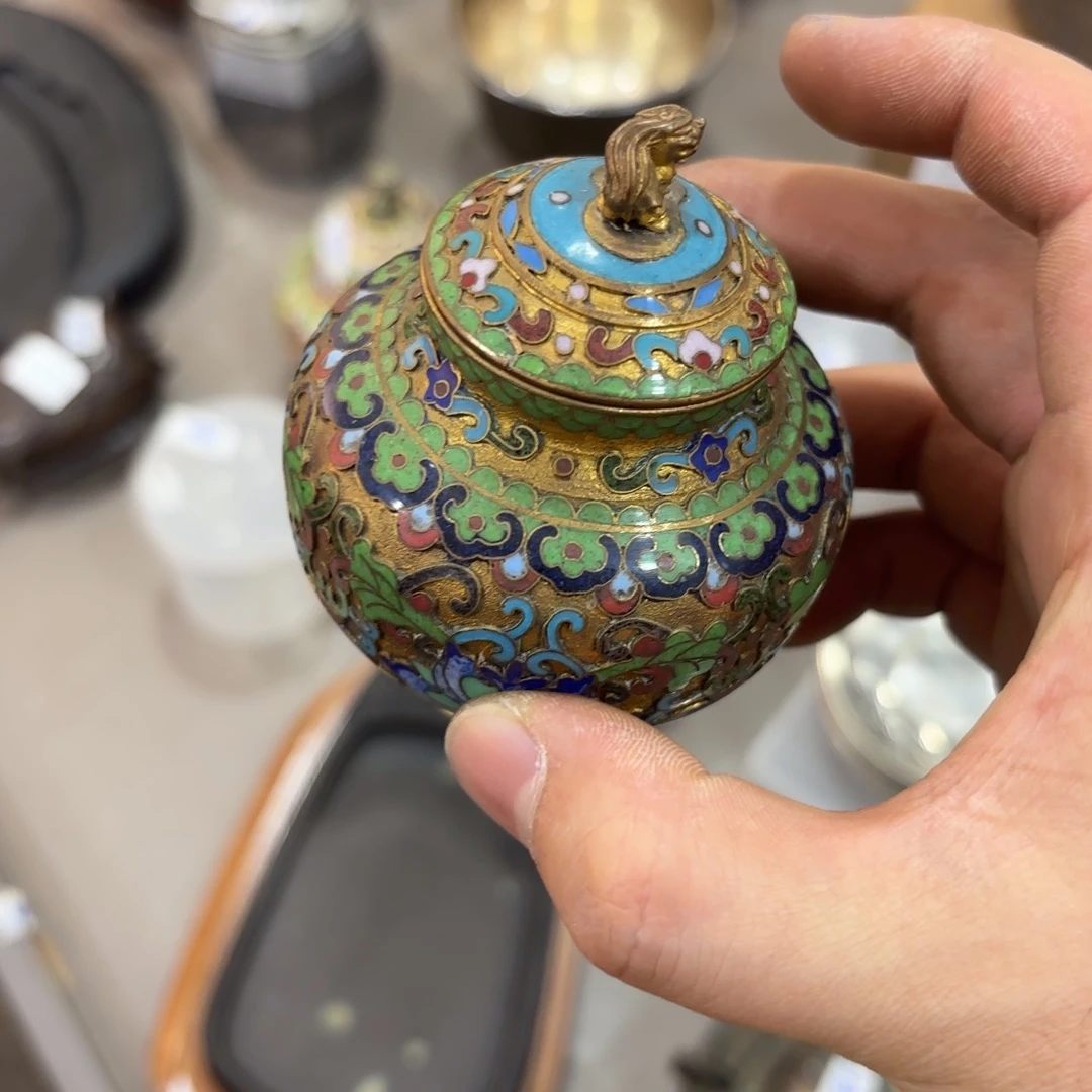 安***趣非常喜欢这个瓷器