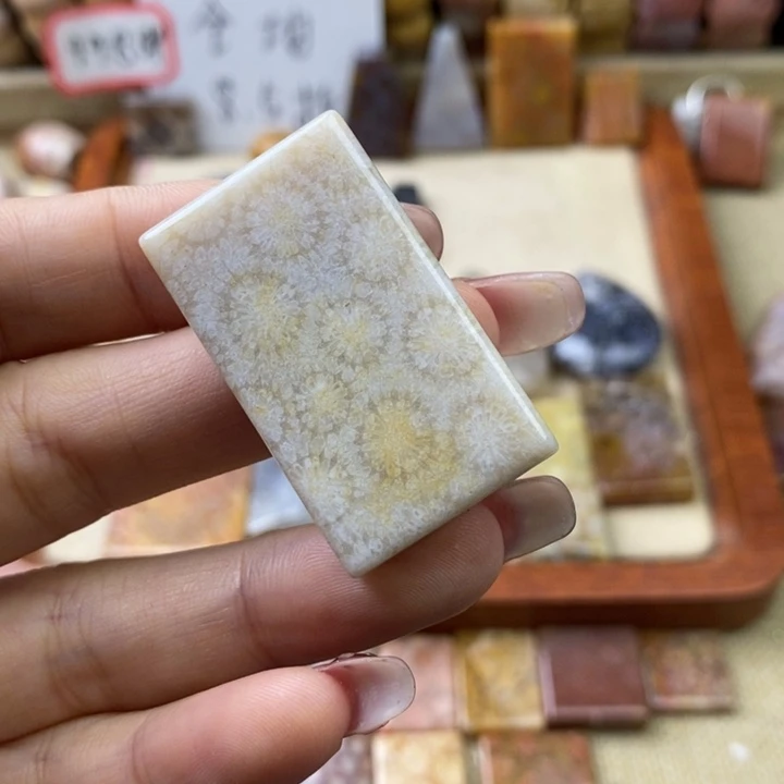 石英岩玉合金颈饰