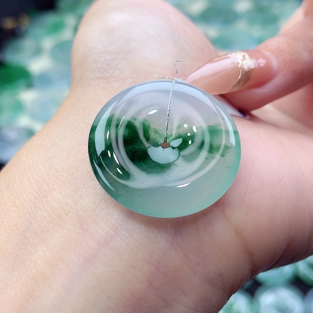 颈饰未镶嵌翡翠编号17。尺寸25.9-5.2