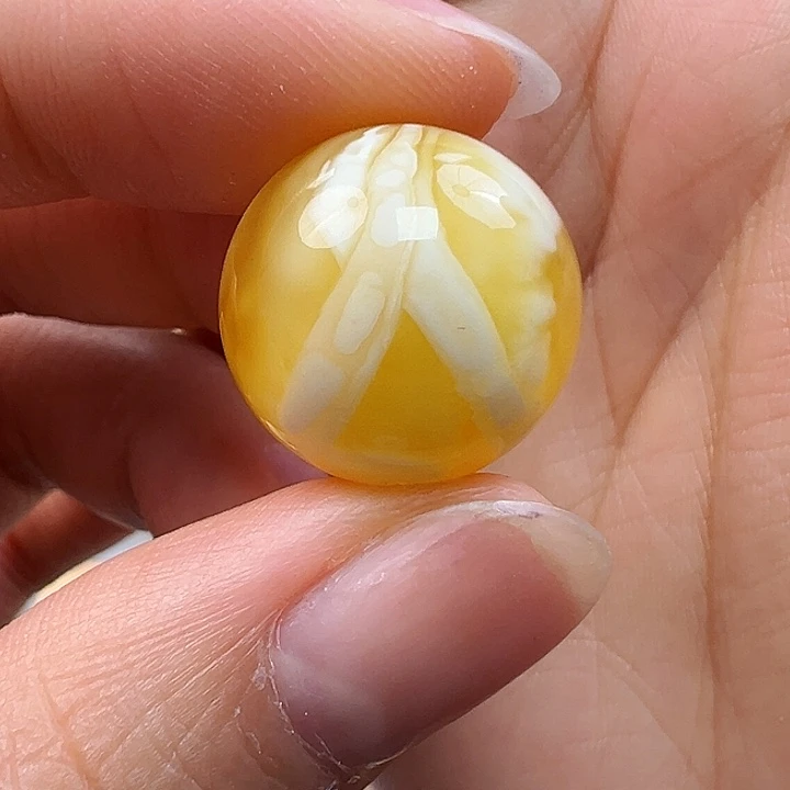 蜜蜡未镶嵌珠宝奇石