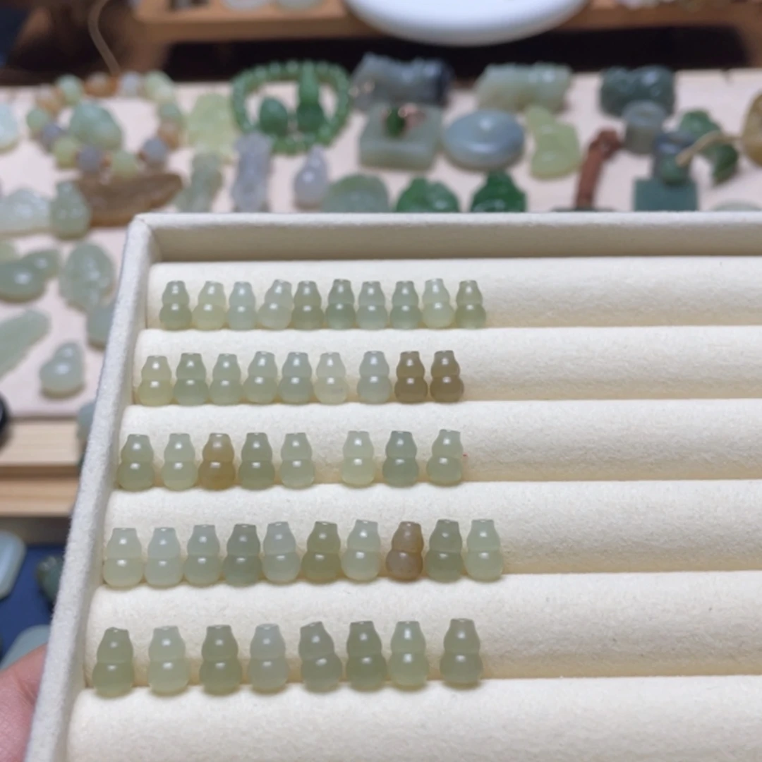 和田玉未镶嵌吊坠(不含链)一颗