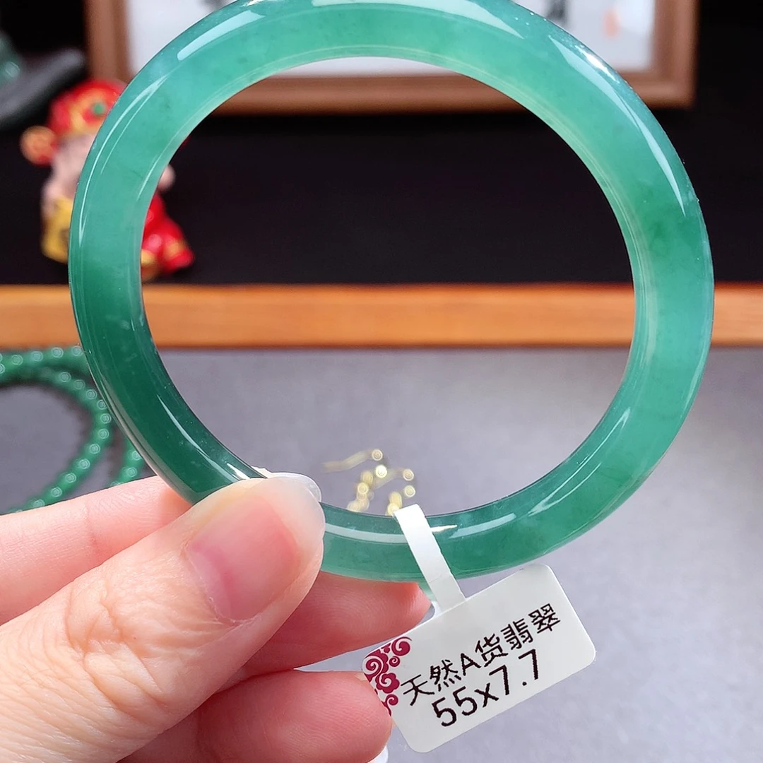 翡翠手镯（圆镯）未镶嵌