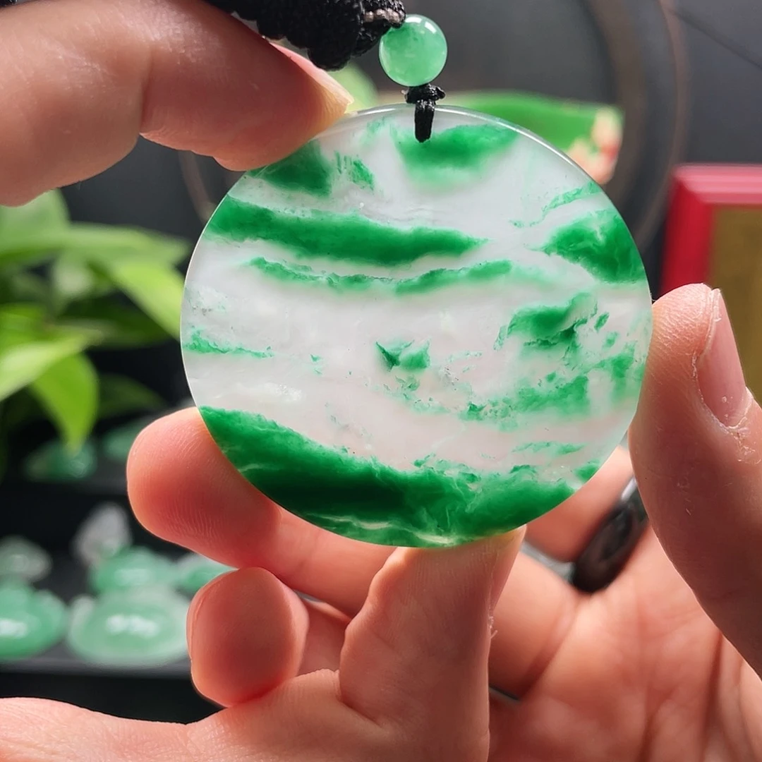 石英质玉吊坠未镶嵌雨*