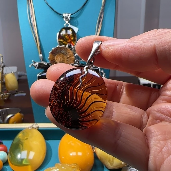 琥珀未镶嵌颈饰波兰设计款琥珀蜜蜡