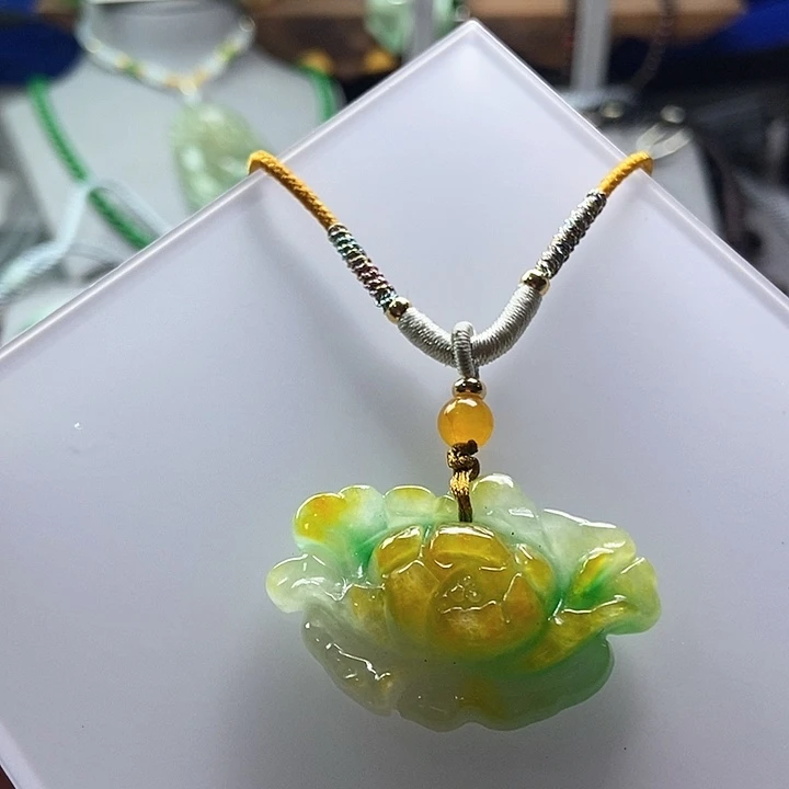 吊坠(赠链)未镶嵌翡翠