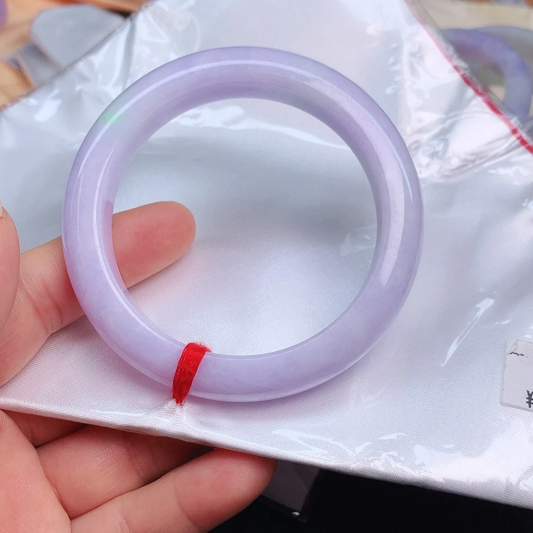 翡翠手镯未镶嵌8404c c v v b b