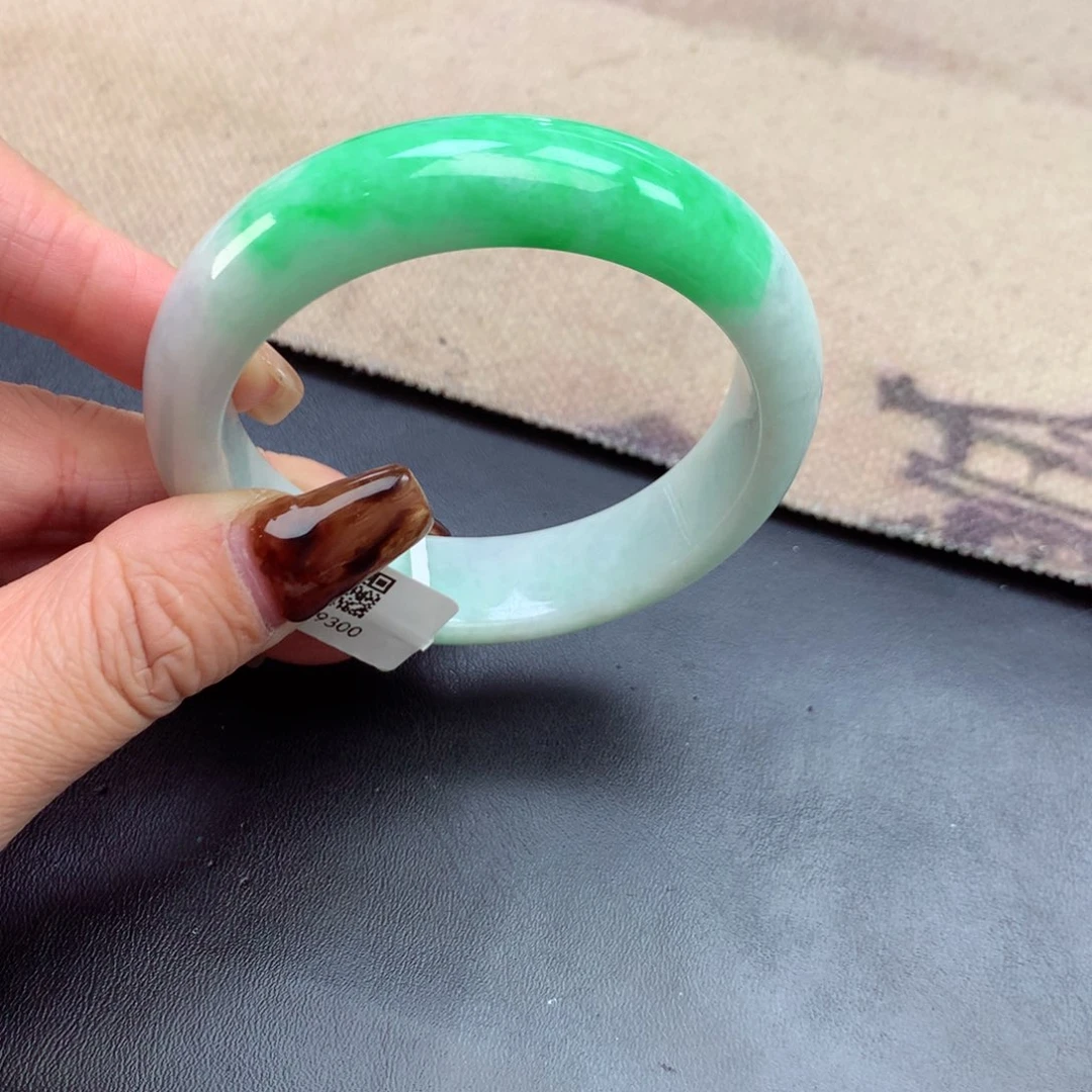 未镶嵌手镯翡翠缅甸翡翠手镯