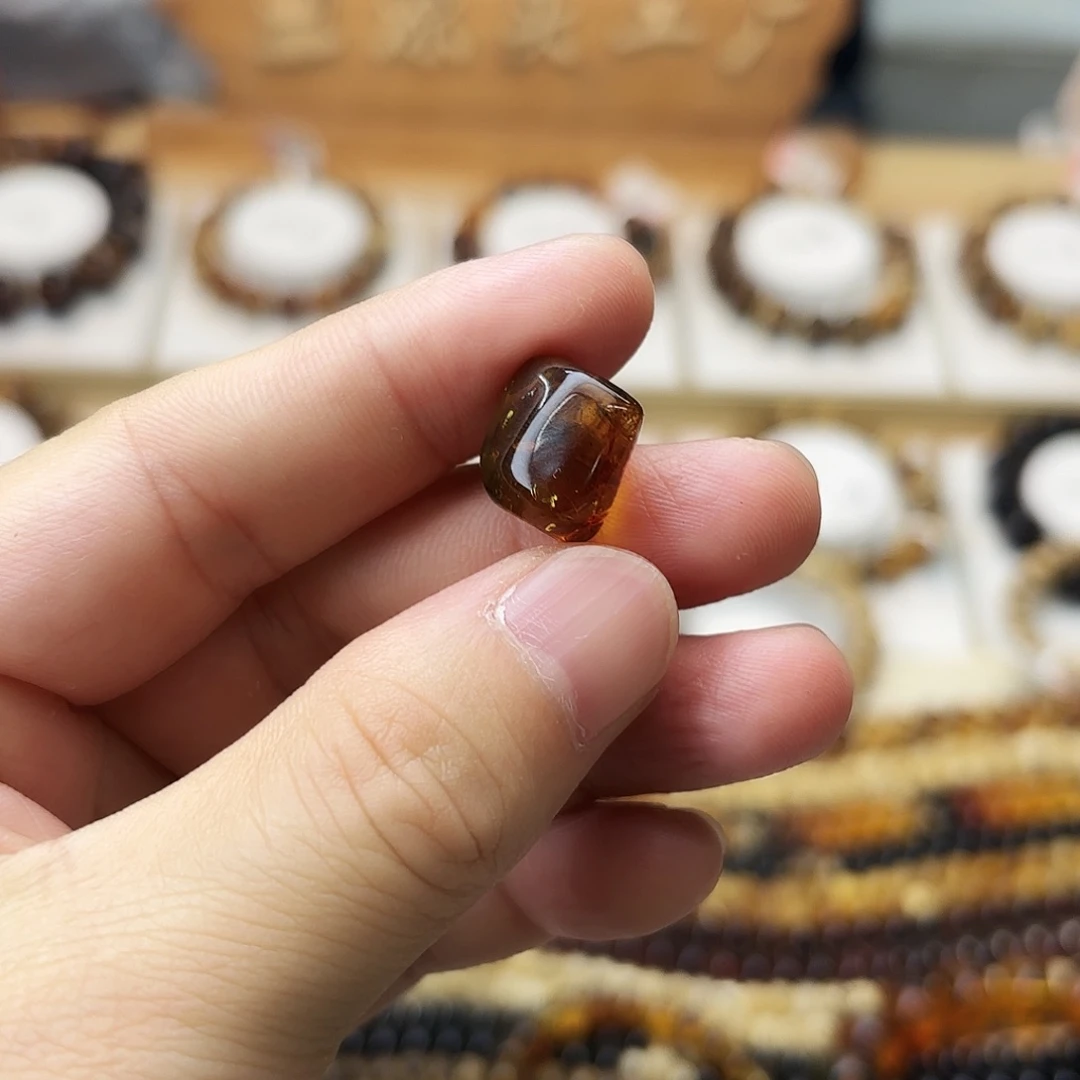 琥珀未镶嵌裸石大