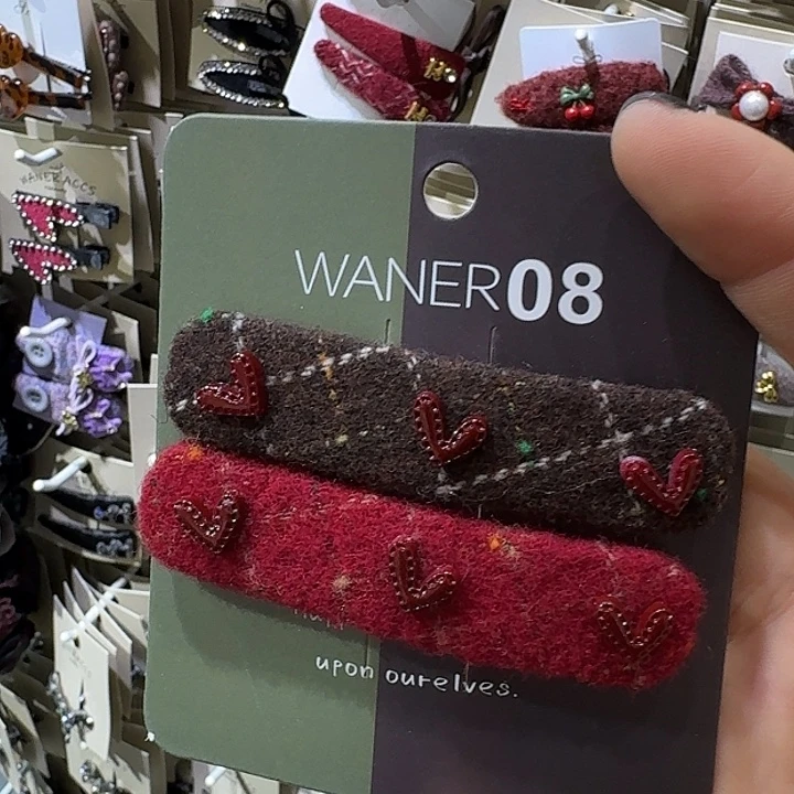 皮质铁合金咖红爱心