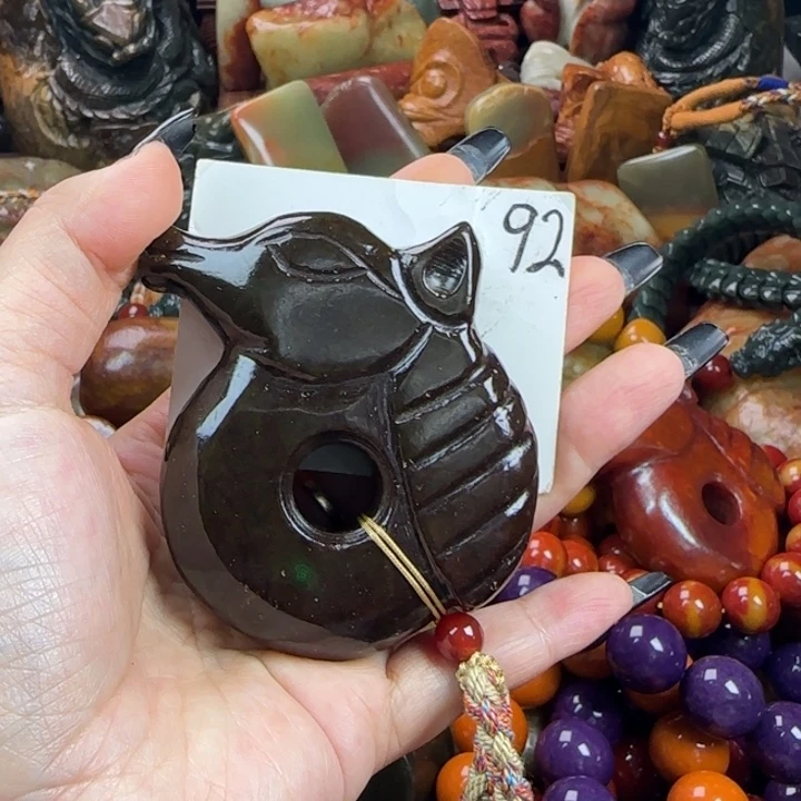 透闪石质玉未镶嵌珠宝奇石