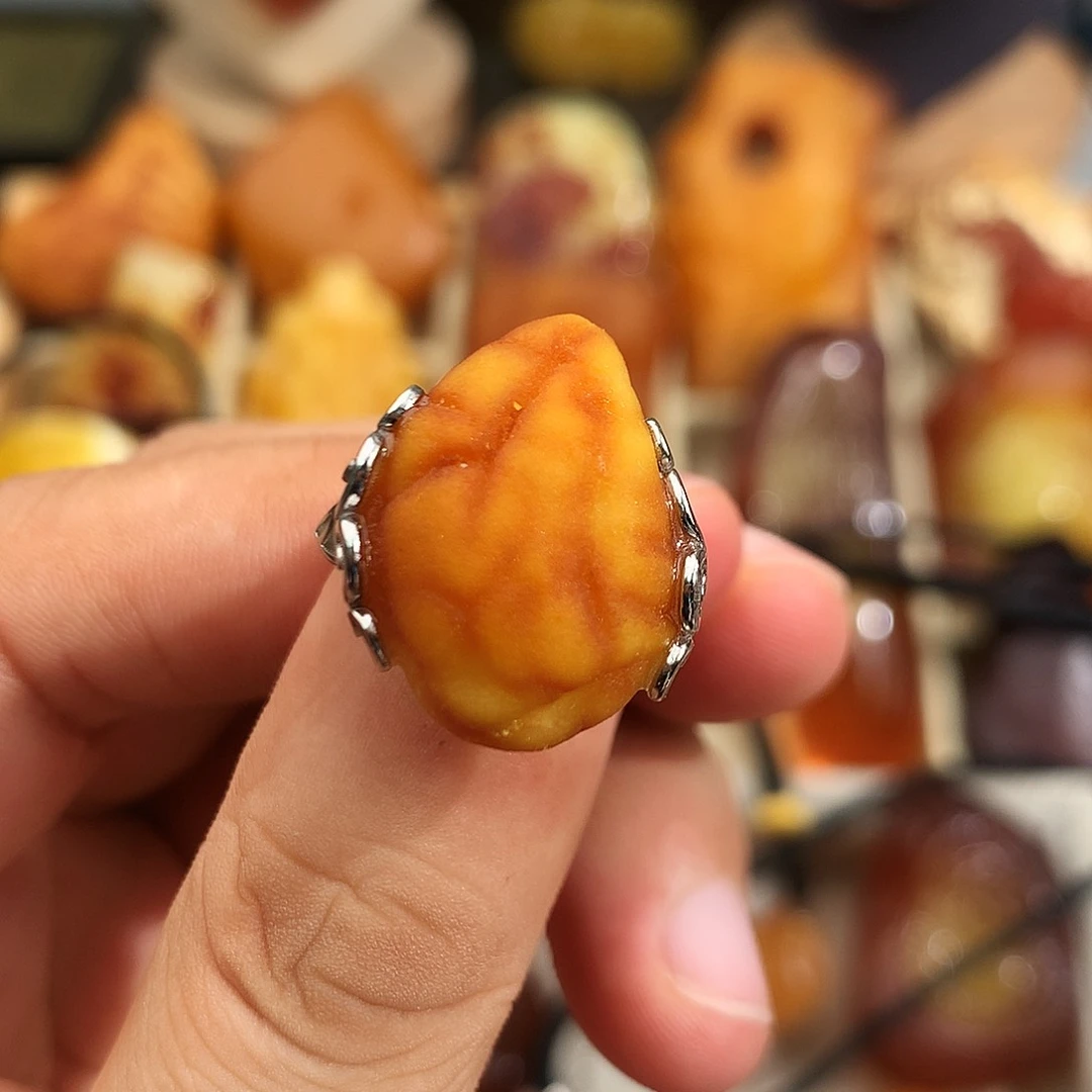 未镶嵌琥珀裸石你