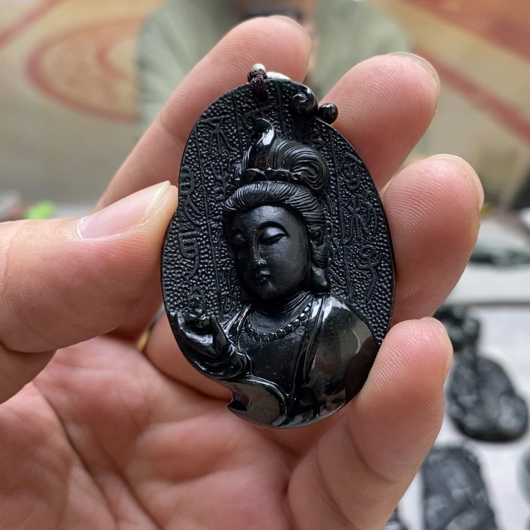 翡翠未镶嵌颈饰观音首