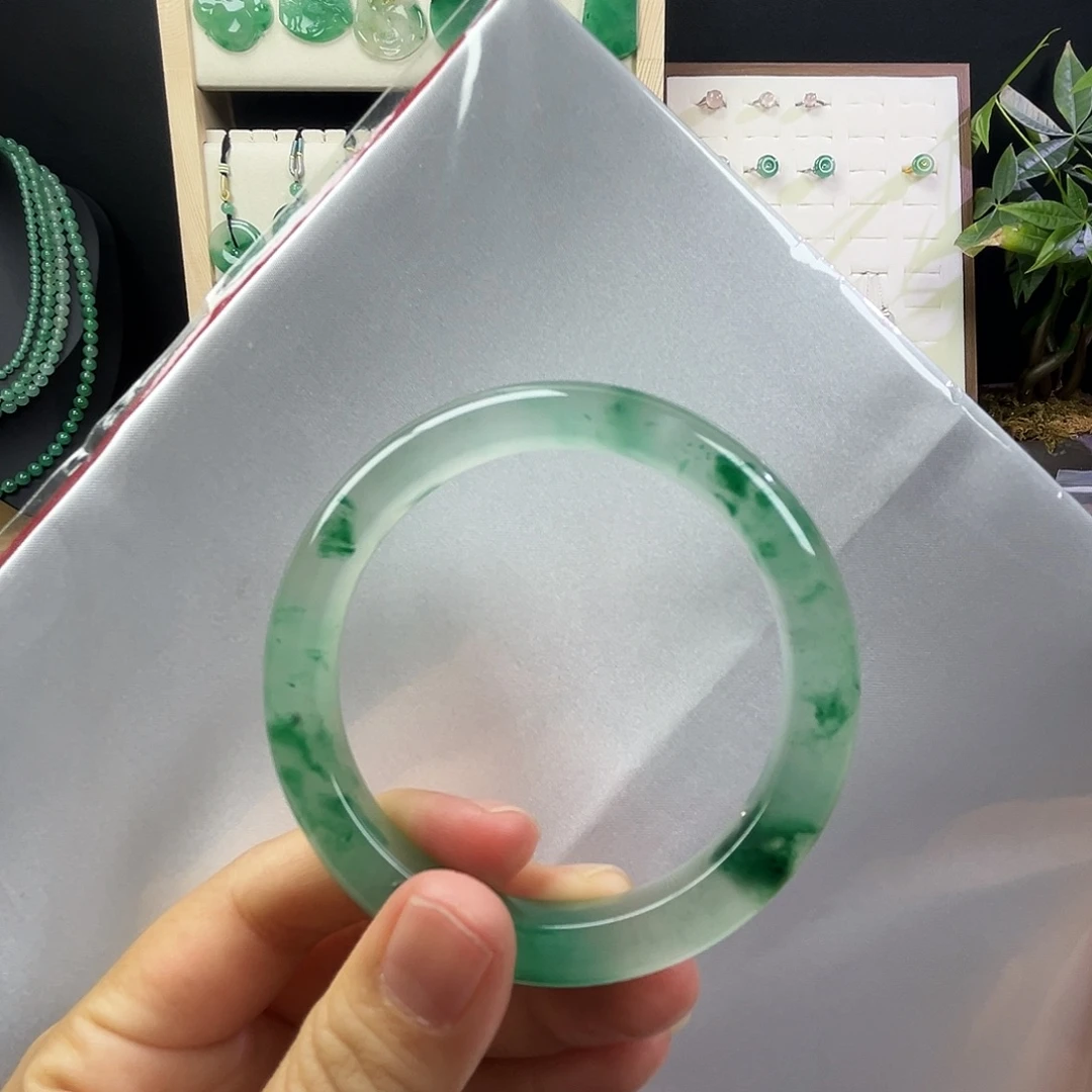 石英质玉未镶嵌手镯55.2