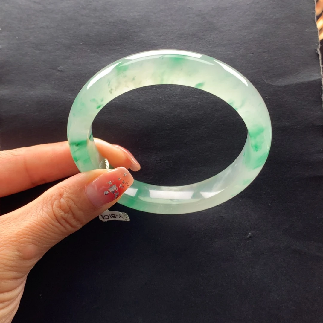 【闪购商品】石英质玉手镯未镶嵌十*够