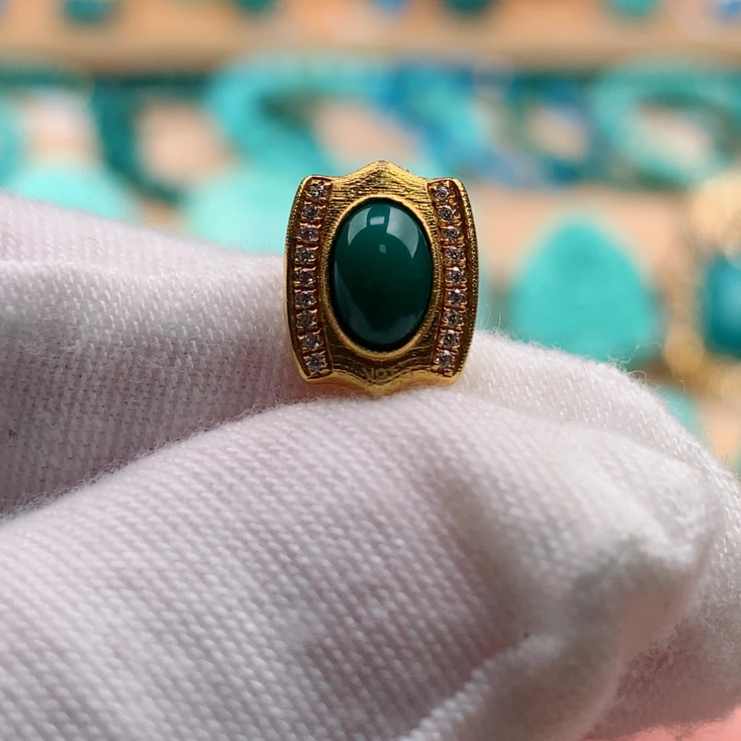 绿松石珠宝奇石18K金镶嵌
