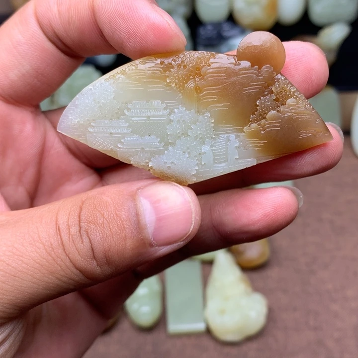 和田玉（糖玉）未镶嵌颈饰