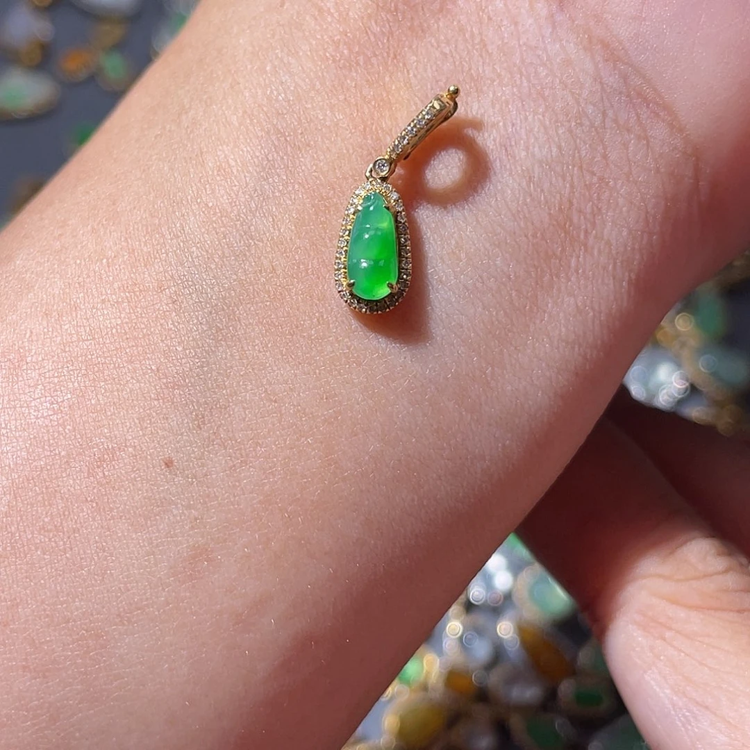 吊坠(不含链)18K金镶嵌翡翠丶*