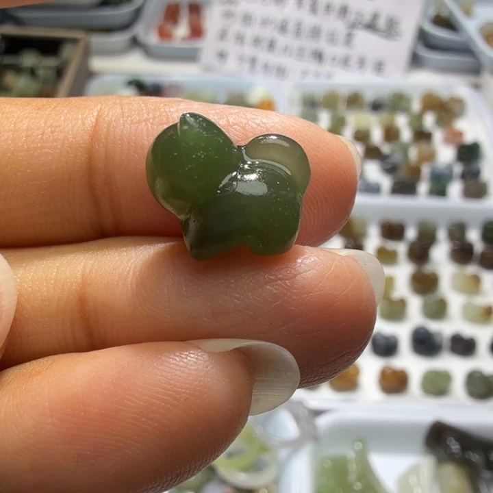 和田玉未镶嵌珠宝奇石