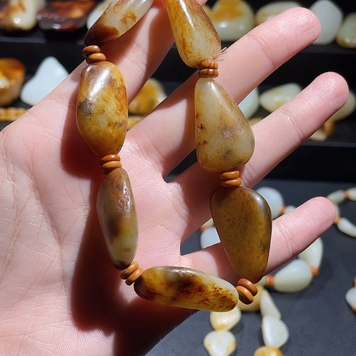 志***地未镶嵌手链和田玉