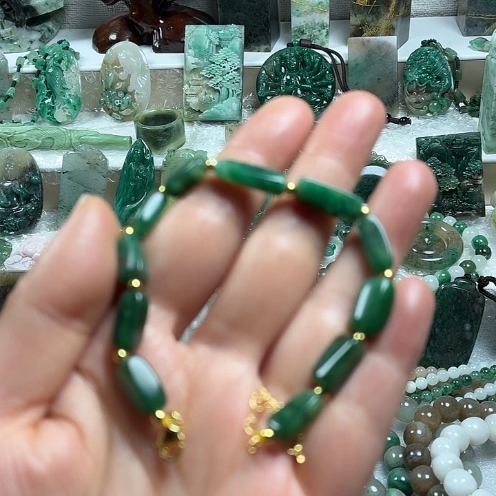 独山玉未镶嵌吊坠